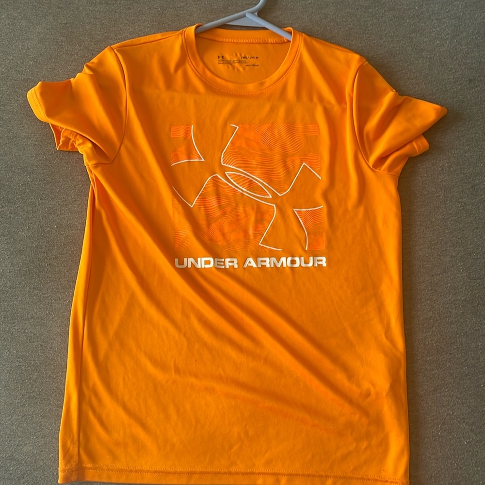 Under Armor orange stretchy kids t shirt